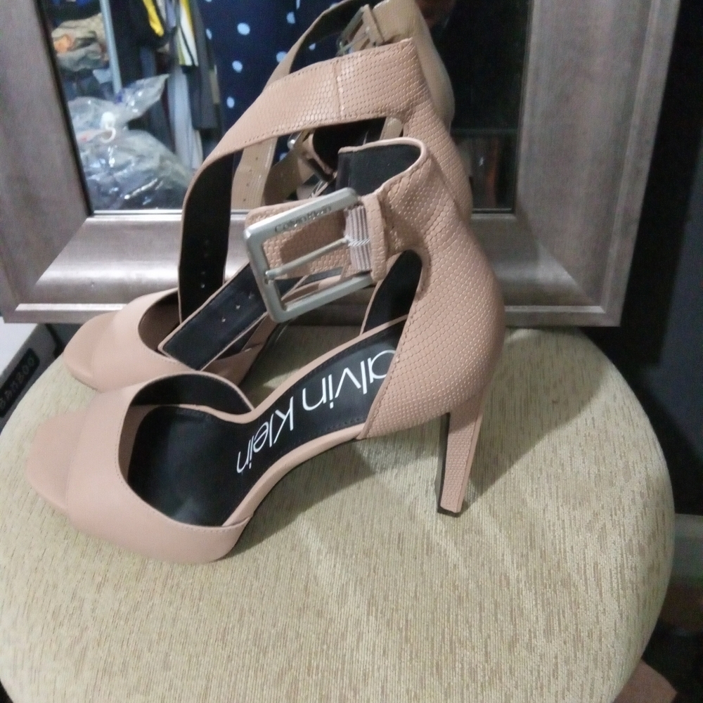 Shoes - Picture 9 of 16